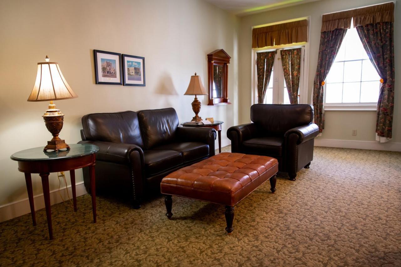 The Hotel Paisano Marfa Ngoại thất bức ảnh